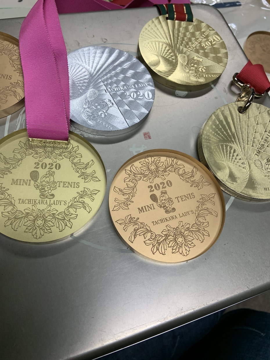 各種スポーツイベント等の記念品を製作します オリジナルデザインのトロフィーや楯をお作りします。 イメージ4