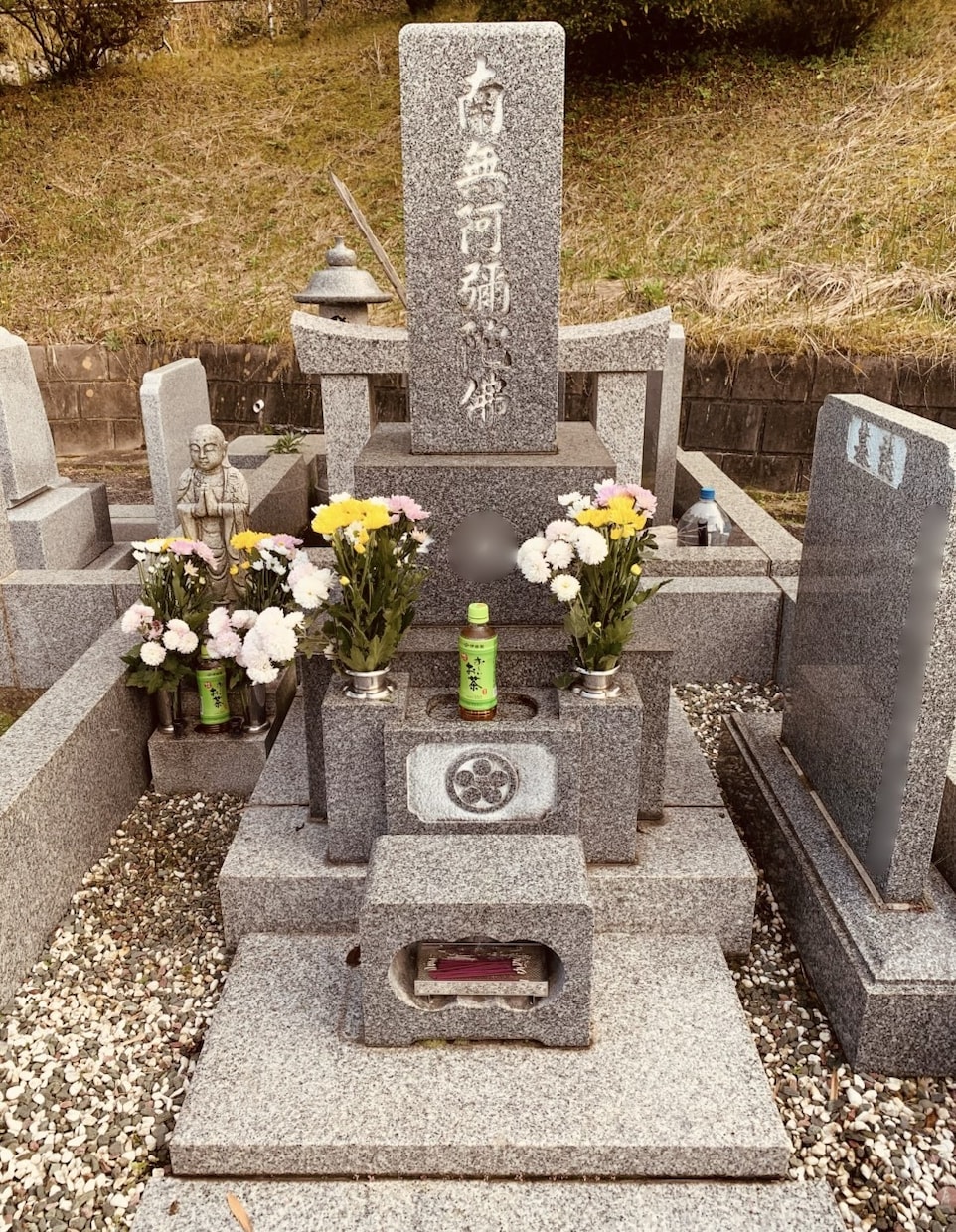 お墓参り代行引き受けます 誠心誠意のお墓参りを代行させていただきます イメージ1
