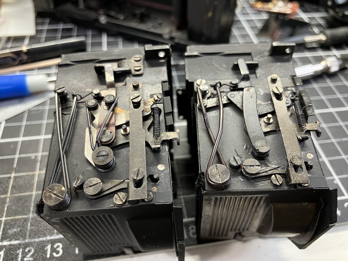フィルム一眼レフカメラの修理をお受けします 機械式一眼レフ（主にニコン製）の修理を格安でお届けします。 イメージ8