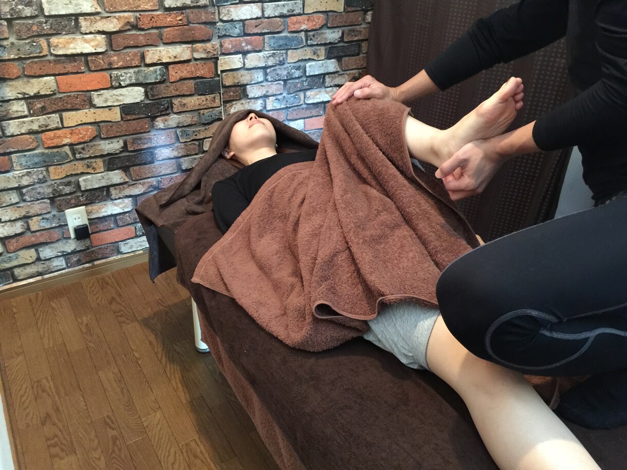 パートナーストレッチ教えます 自分でするよりも他人にしてもらった方がしっかり伸びます。 イメージ1