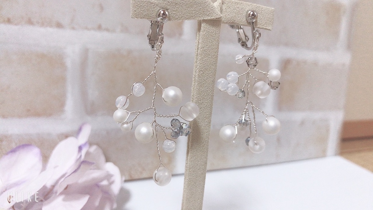 ハンドメイドの小枝イヤリングでございます 小粒ですがキラッと光るアクセサリーで差をつけてみませんか？ イメージ2