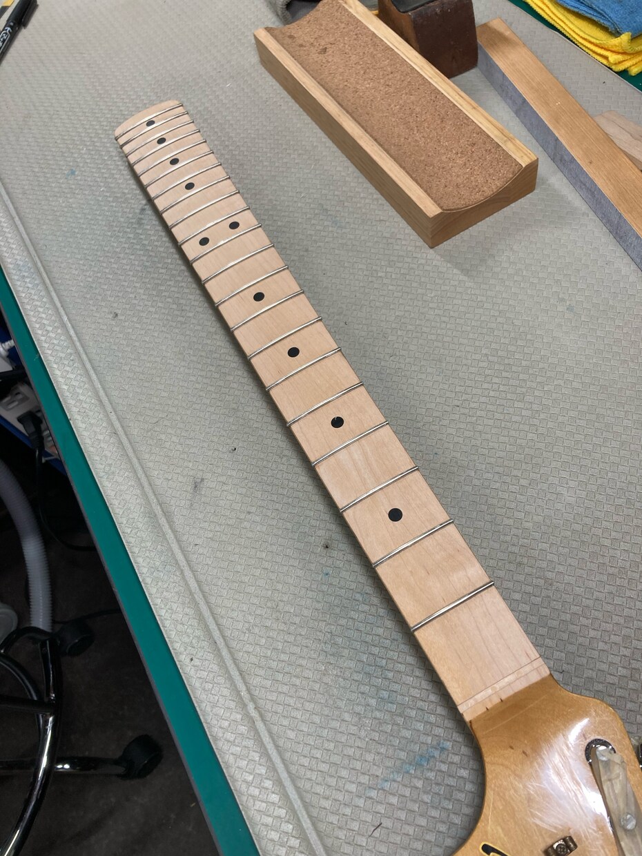 ギター、ベースのフレット交換を致します フレットは消耗品です、熟練の職人が交換します。 イメージ5
