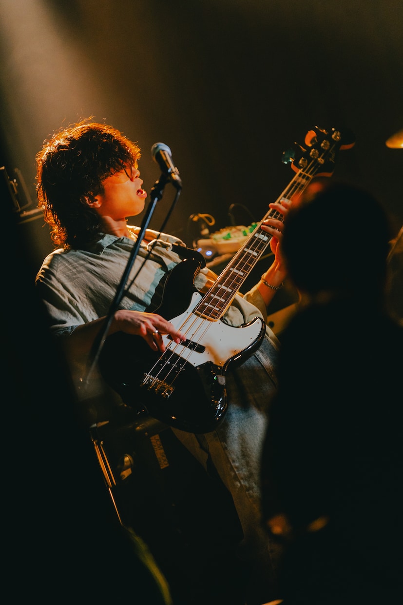 Fender最高峰の音でベース演奏・録音致します J-POPやバラードに最適。現役バンドマンが歌うベースを演奏 イメージ3