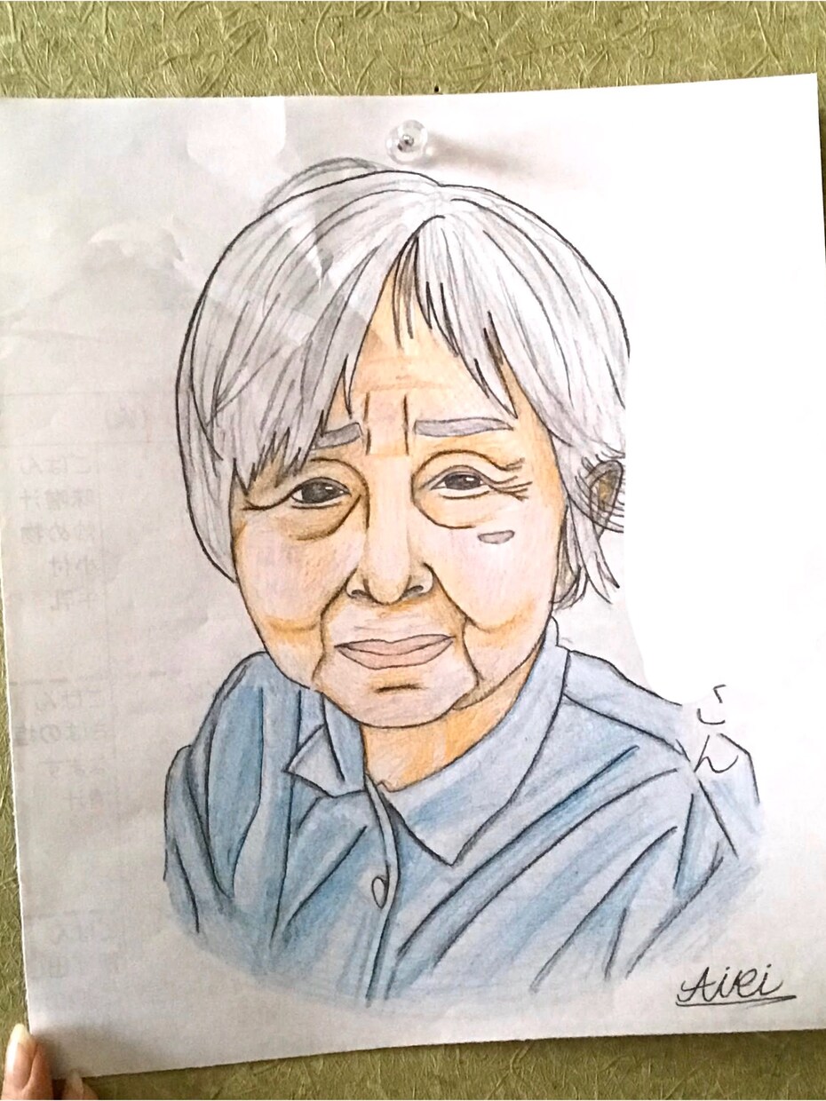 リアルにしっかりした線で似顔絵を描きます 記念日のプレゼントや好きな人の似顔絵など思い出を1枚に！ イメージ9
