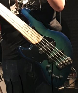 エレキベースの宅録音源を提供します オリジナル曲の材料としてベースのWAVデータをお渡しします。 イメージ1
