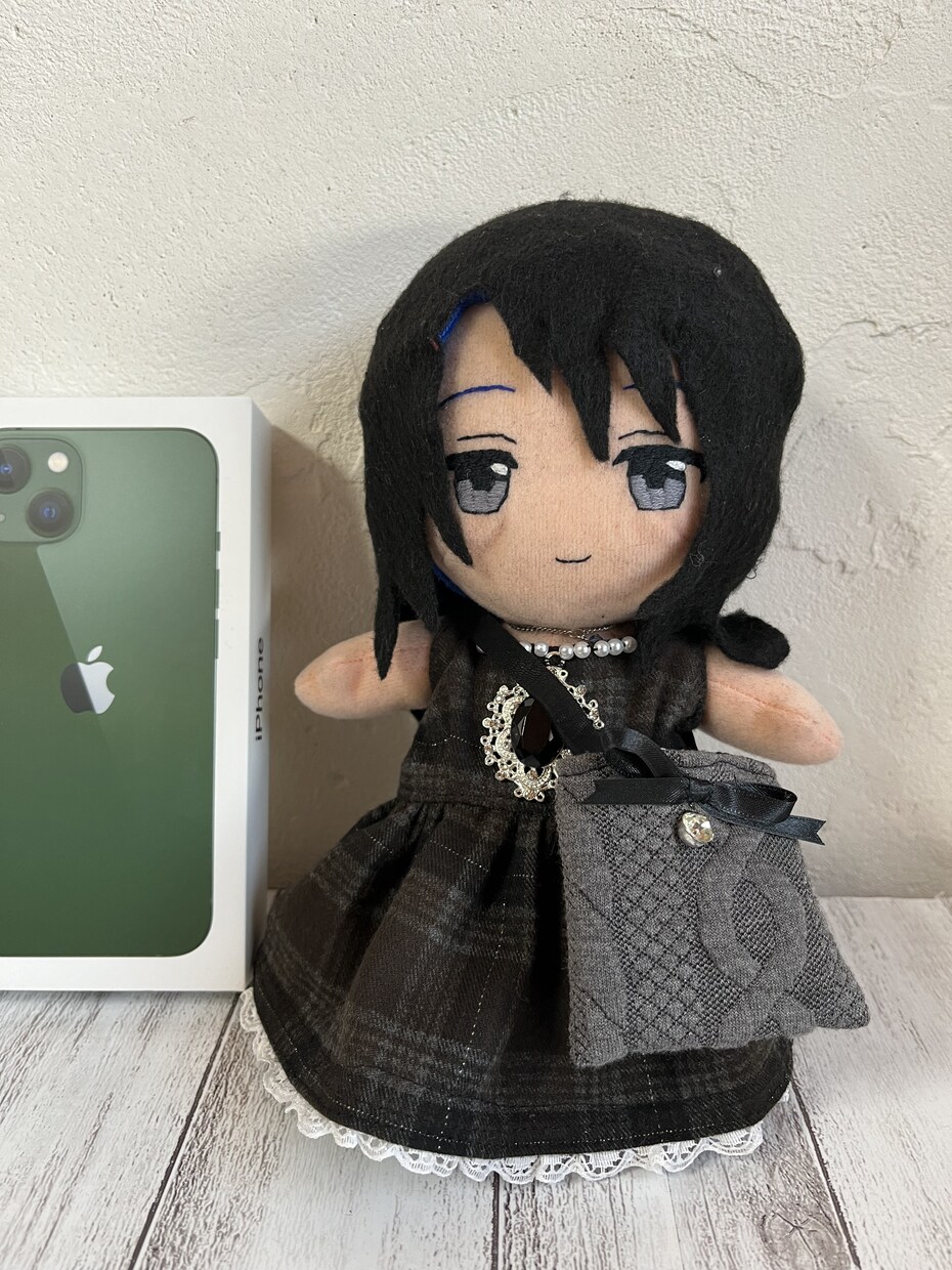 あなたの愛用しているお人形のお洋服お作りします 思い出の布で。あなたとお揃いの布で。世界でたった一つの。 イメージ2