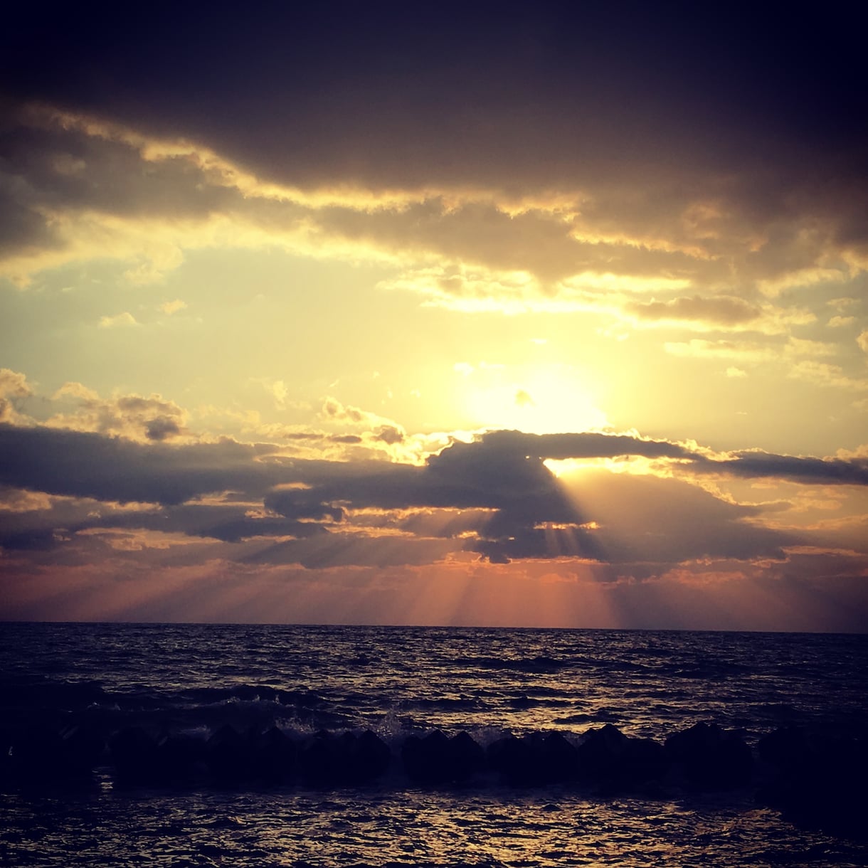 海辺の魔女が願いを叶えるおまじない代行します 恋愛で悩んでるあなたの願いを海の女神に伝えます イメージ1