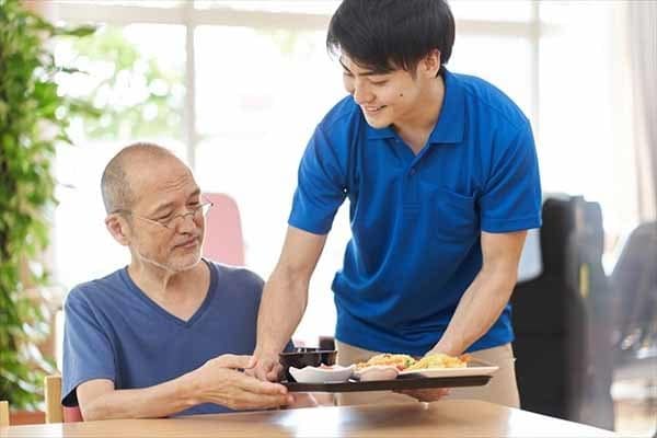 介護でお困りの方へ　元公務員がご相談に乗ります 介護保険の事ならお任せあれ。元公務員が全力でサポートします！ イメージ2