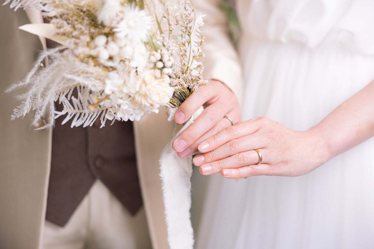 思い出に残る結婚式ムービーを制作いたします お洒落でシンプルなレイアウト一緒に最高の動画を作りましょう イメージ1