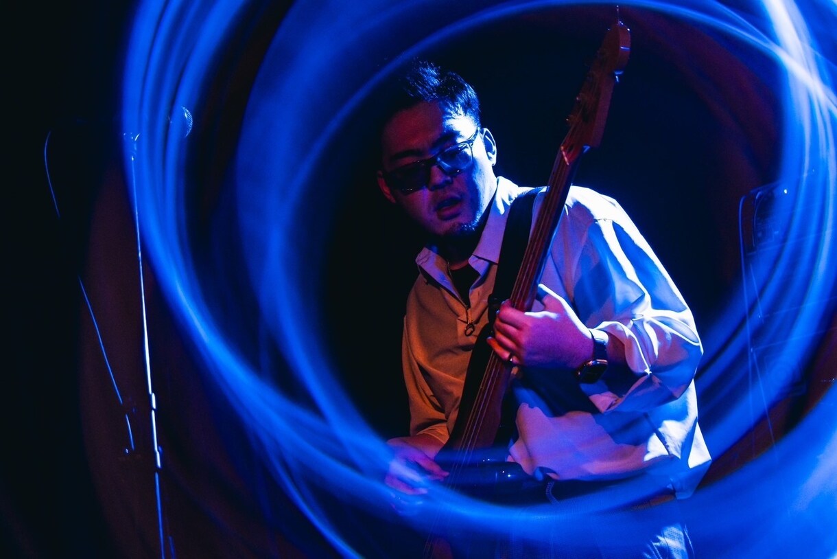 派手な演奏やグルーヴがあるベースを提供します 某音楽専門学校卒業後、講師、バンド活動、サポートをしています イメージ1