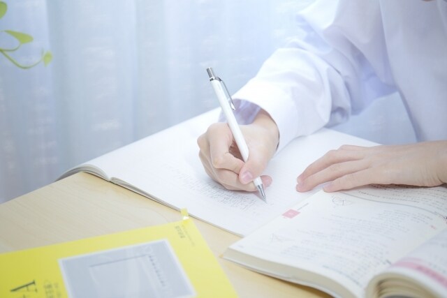 勉強のやり方に関する記事を執筆します 塾講師歴15年、自塾立ち上げ9年の経験豊富な現役塾長です。 イメージ1