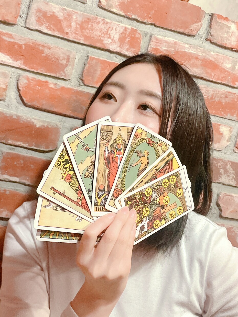 恋愛•人間関係•仕事⭐︎タロットカードで鑑定します 丁寧に鑑定致します。お気軽にお声がけ下さいませ。 イメージ4