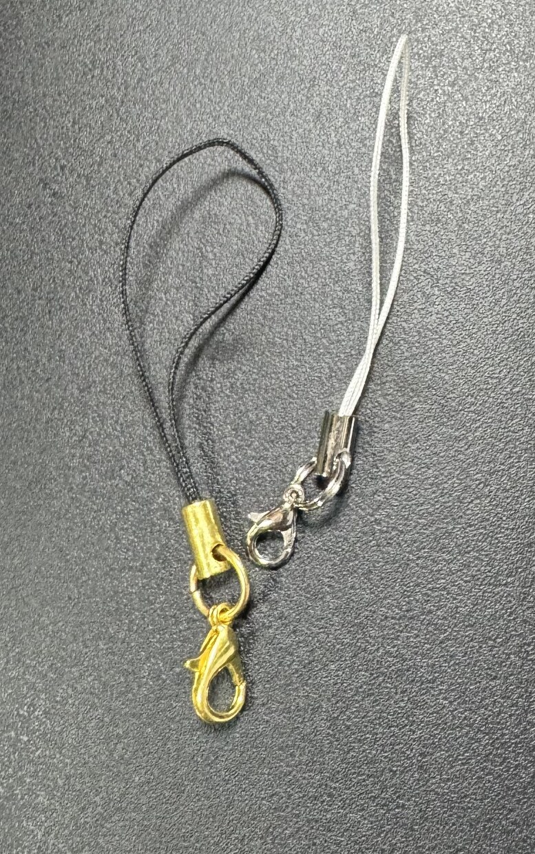 キーホルダーつくります シャトルで編んだキーホルダーです イメージ3