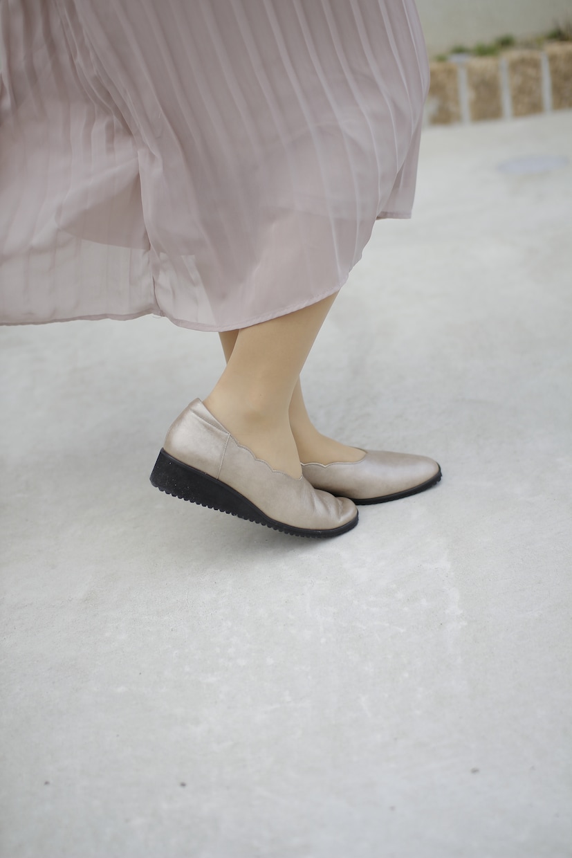 女性用婦人靴の着画を外の風景で撮影します 靴販売のための商品着用画像を必要とする人 イメージ2