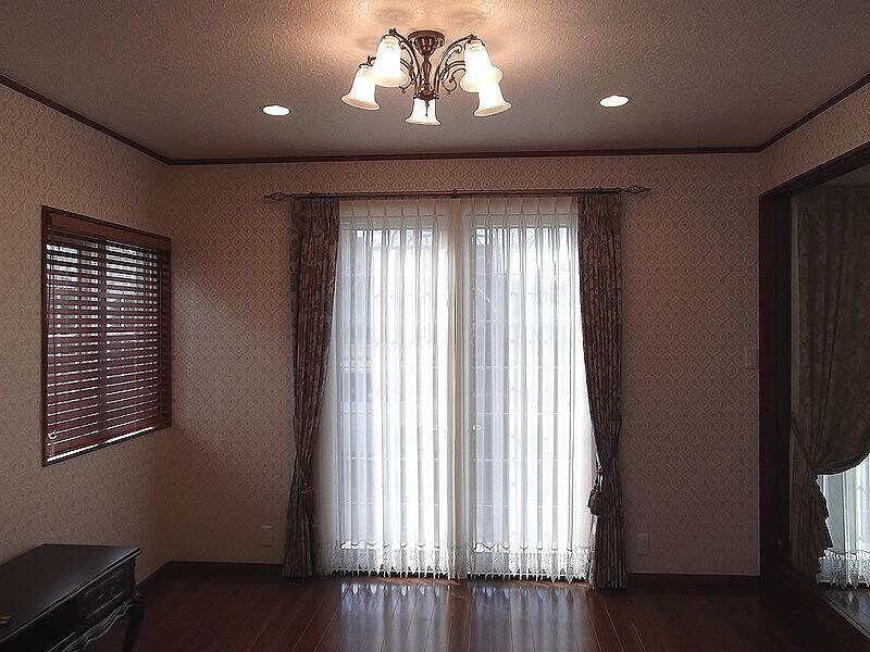 窓装飾のプロがカーテンレール選びをお手伝いします 一人暮らしから新築まで素敵なカーテンレールをコーディネート♪ イメージ1