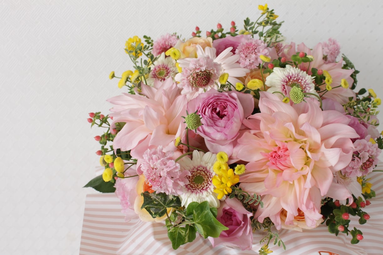 花束・アレンジメント制作致します あなたの為だけに仕入れたお花で素敵な花贈りを イメージ3
