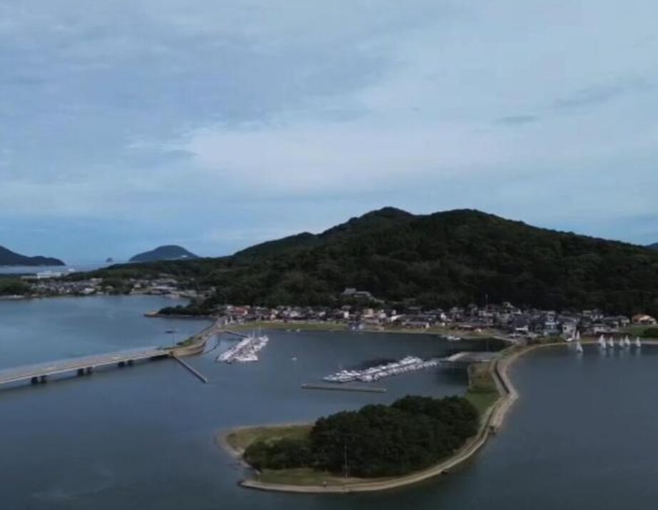 印象に残るドローン空撮動画を撮影します ドローン民間ライセンス取得者がドローンによる空撮を行います。 イメージ10