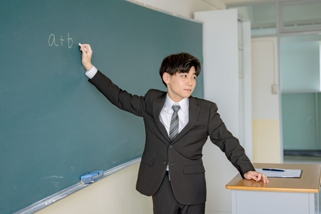 いま悩んだり苦しんだりしている先生のお話聴きます あなたの気持ちを聴いて、あなたのことを理解します。 イメージ1