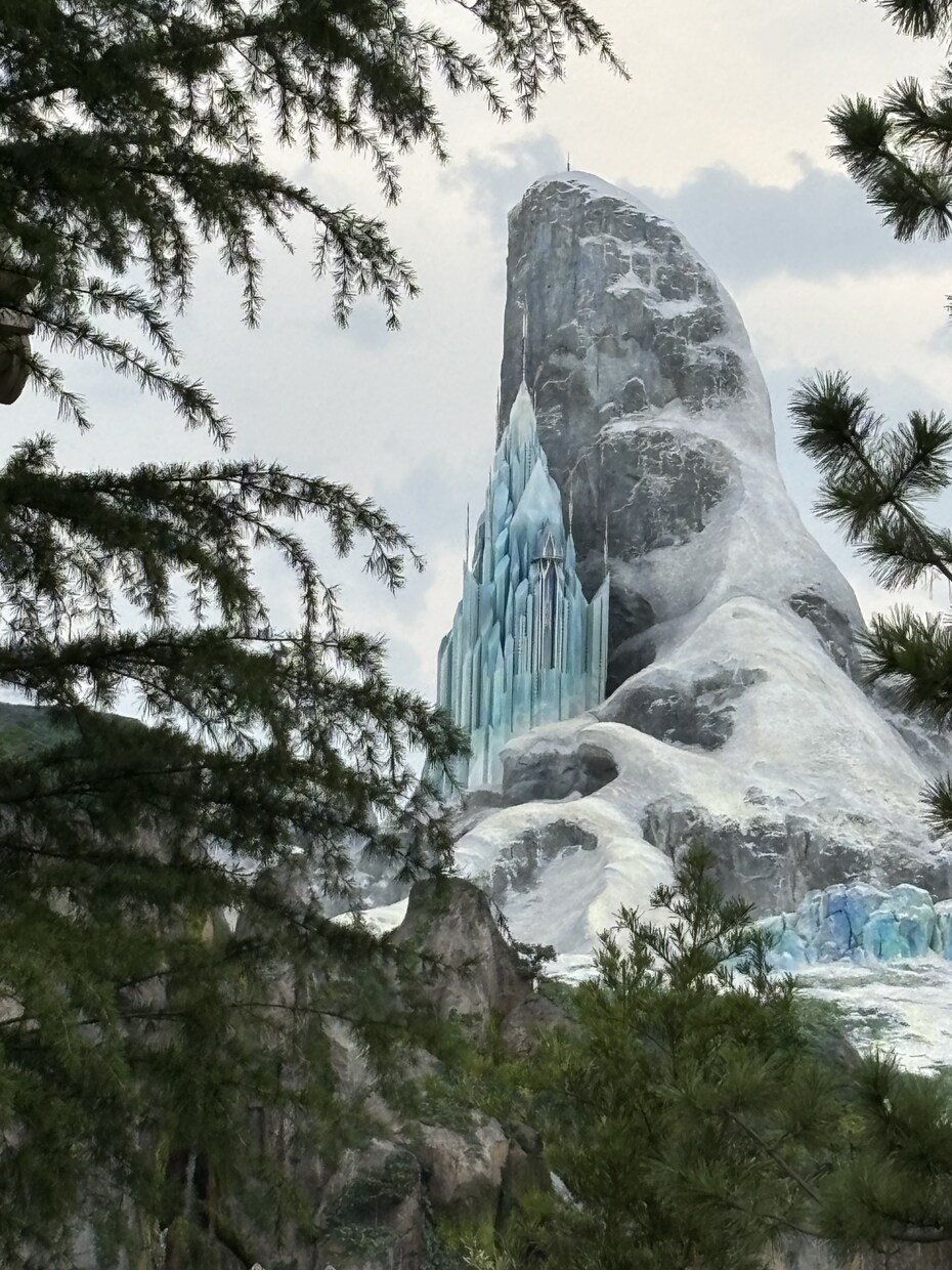主にディズニーランド、シーの写真素材を提供致します まるで自分自身がその場に居るような一人称視点の撮影をします！ イメージ4