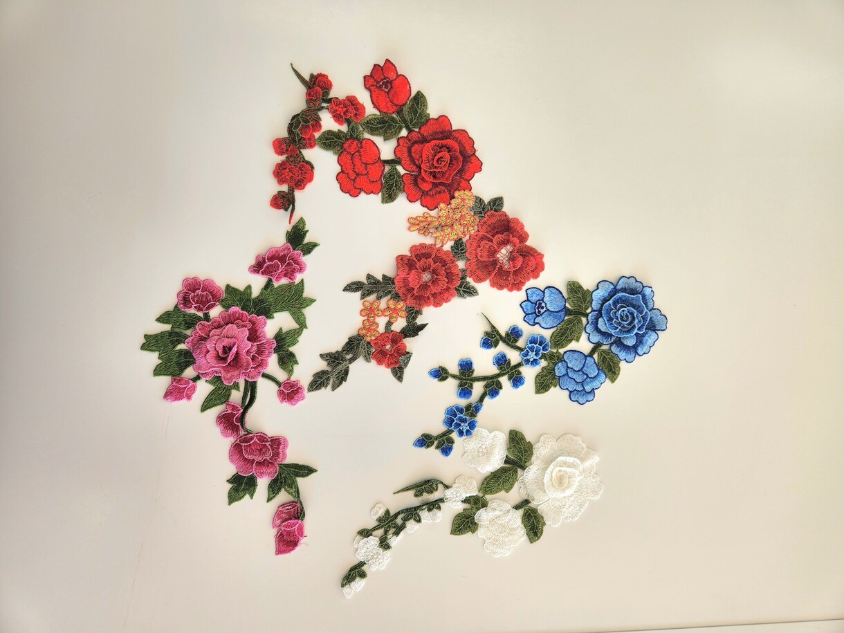 和裁師範が仕上げる刺繍カスタムサービス請け負います 靴や小物に特別な刺繍を縫い付けます イメージ3