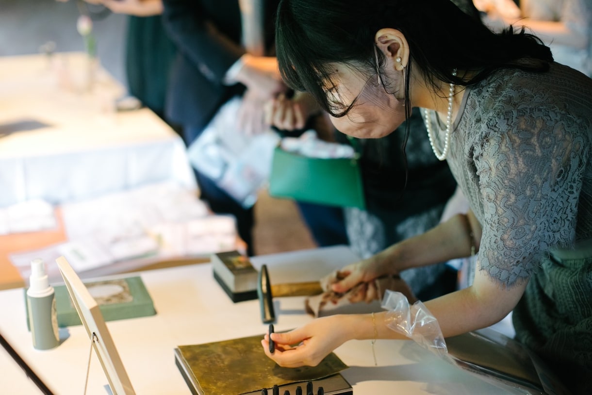 世界に一つの真鍮結婚証明書を制作します ★往復送料無料★ゲスト様と作る結婚証明書（A5サイズ） イメージ5