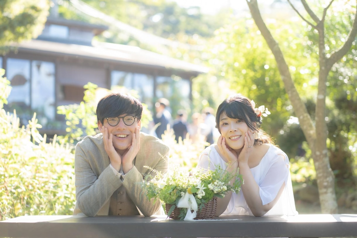 おふたりの想い出に残る前撮り写真を撮影します ウェルカムボードに使えるお写真と動画も合わせて撮影できます。 イメージ2