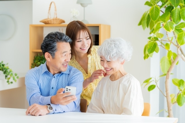 高齢者みまもり安否確認いたします 離れて暮す親御様の様子をお知らせいます イメージ1