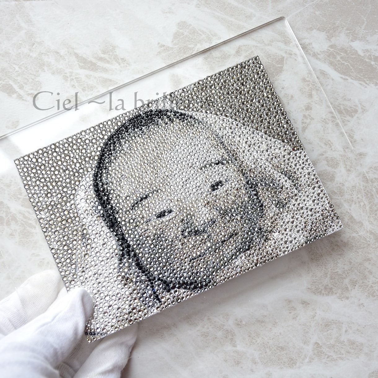 大切な想い出を一粒一粒ラインストーンで描きます 大切な“その人らしさ”を、やさしく輝く一枚に イメージ5