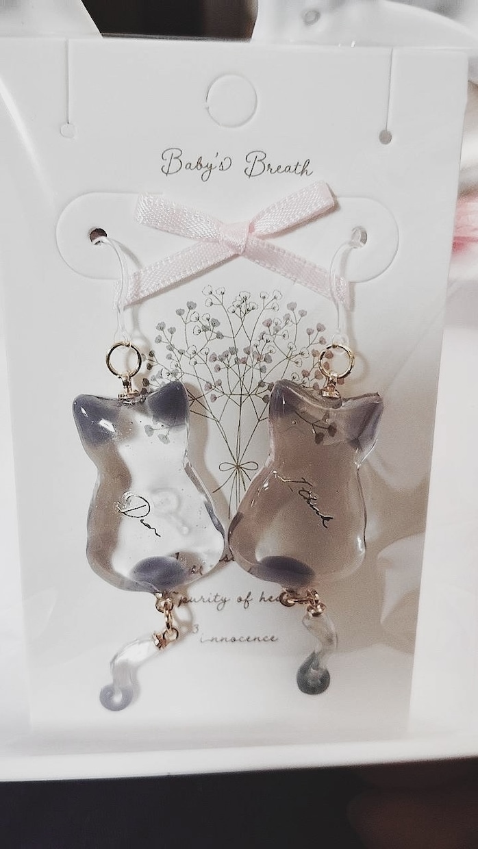 猫型ピアス販売します ぷっくりしっぽゆらゆら猫ピアス イメージ1