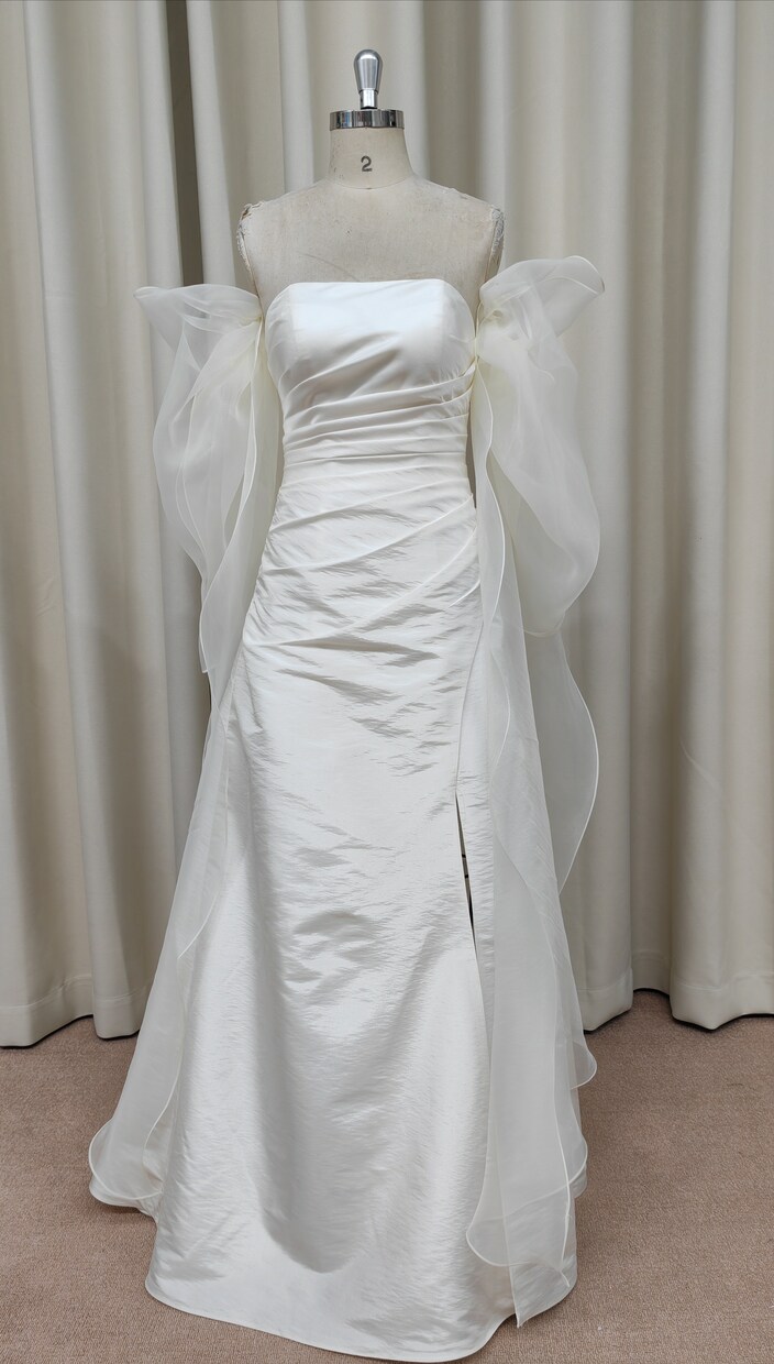 オーダーメイドドレスを制作しております 業者様も個人様も対応致します。45000円からのフルオーダー イメージ7