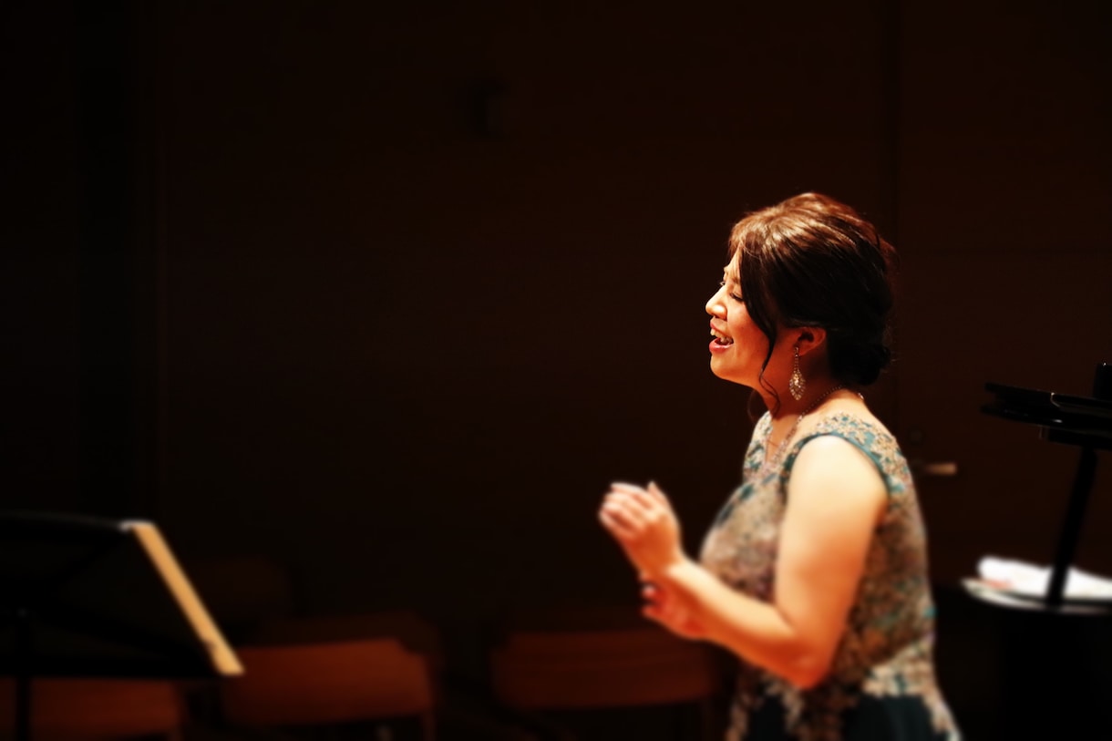 ソプラノ歌手による歌入れします 音楽大学卒のソプラノ歌手が、心を込めて歌います♪ イメージ2