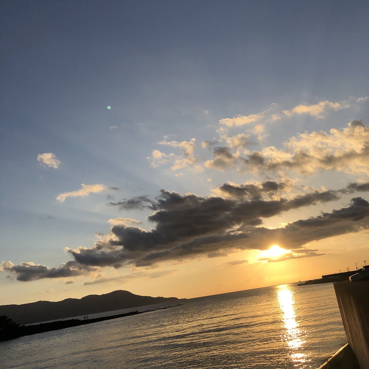 現役僧侶がお話をお聴きします 身近な人には話しにくい。そんなお気持ちを僧侶がお聴きします。 イメージ3