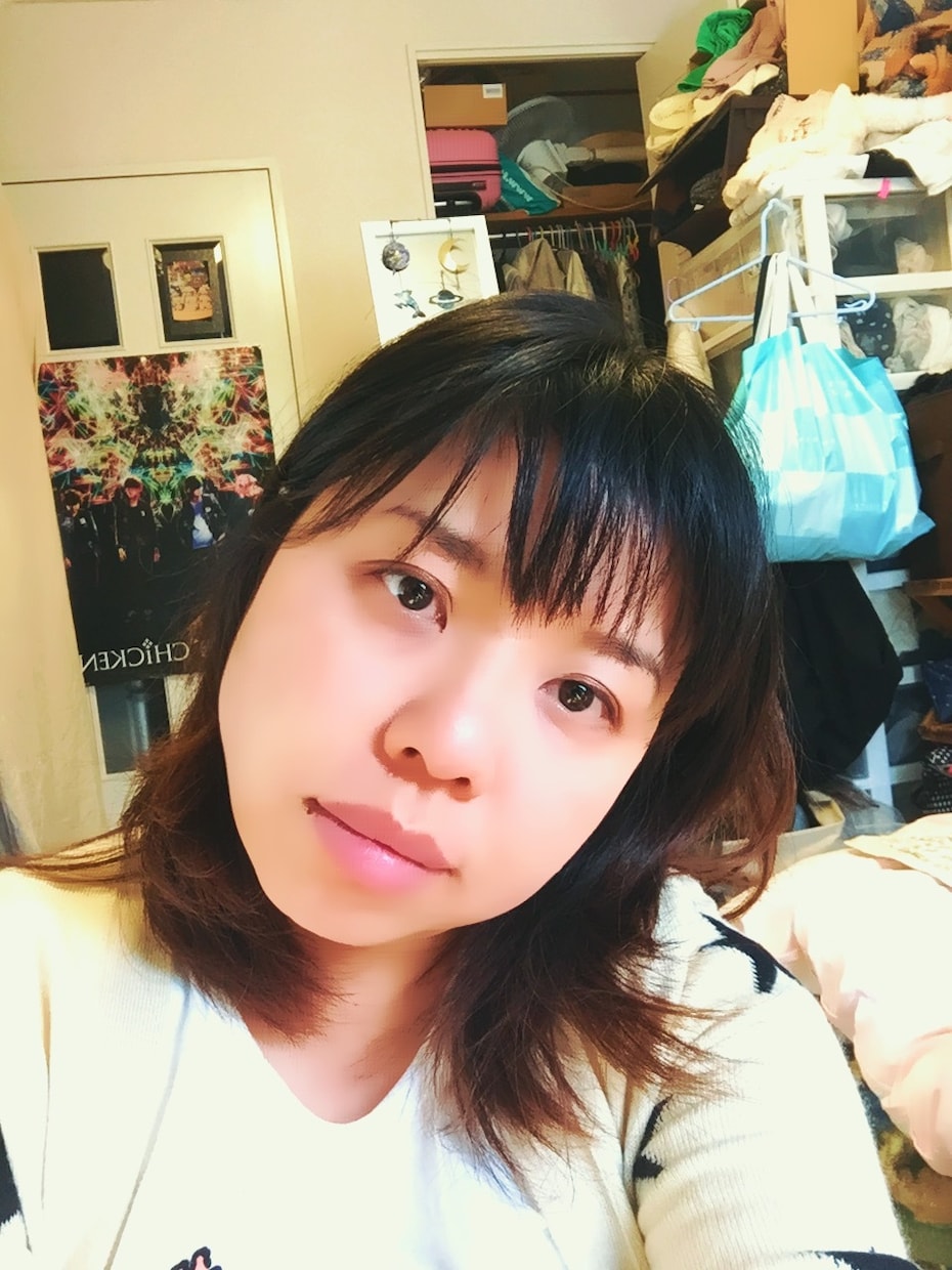 お喋りしながら占いもします 普段の感じでラフに話します。楽しくお話しましょう。 イメージ2