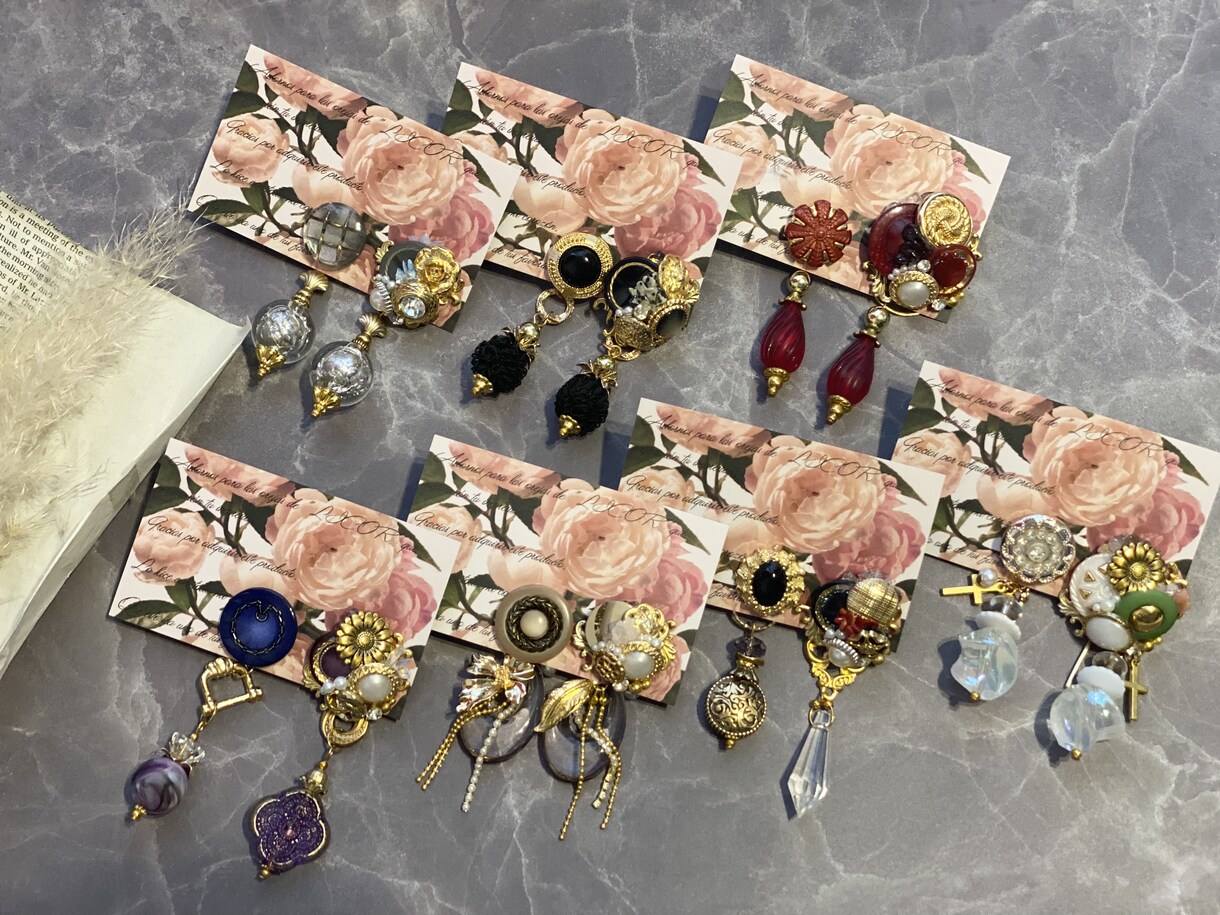 ヴィンテージボタンアクセのオーダー承ります ヴィンテージボタンと最新パーツでオシャレの仕上げをお手伝い♡ イメージ3