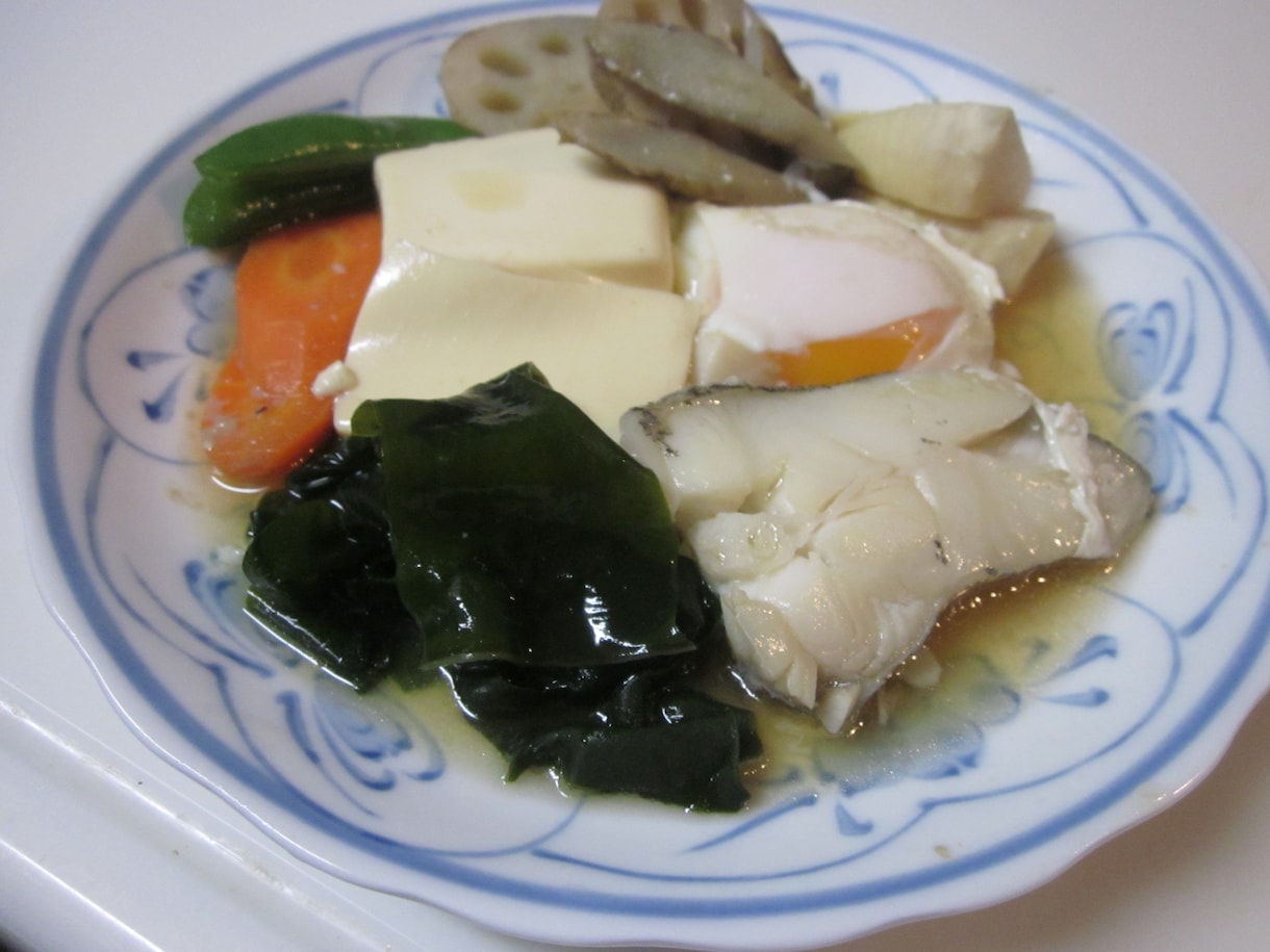 節約レシピ　2食で1人前200円！　「カレイの煮つけ定食」と残り汁で翌日の「巣ごもり切干大根弁当」 イメージ1