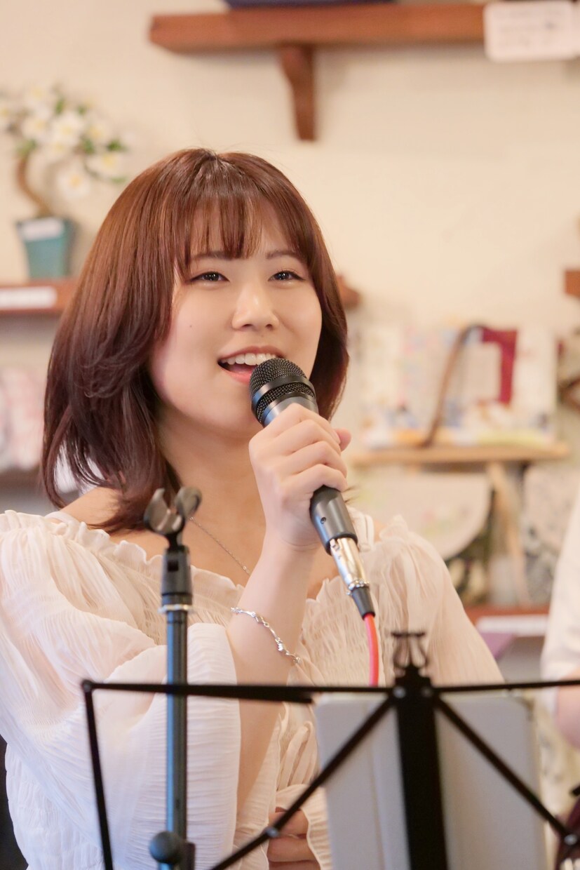 宅録で本歌・仮歌の歌入れを承ります 音大卒のボーカルが心を込めて歌を吹き込みます♪ イメージ2