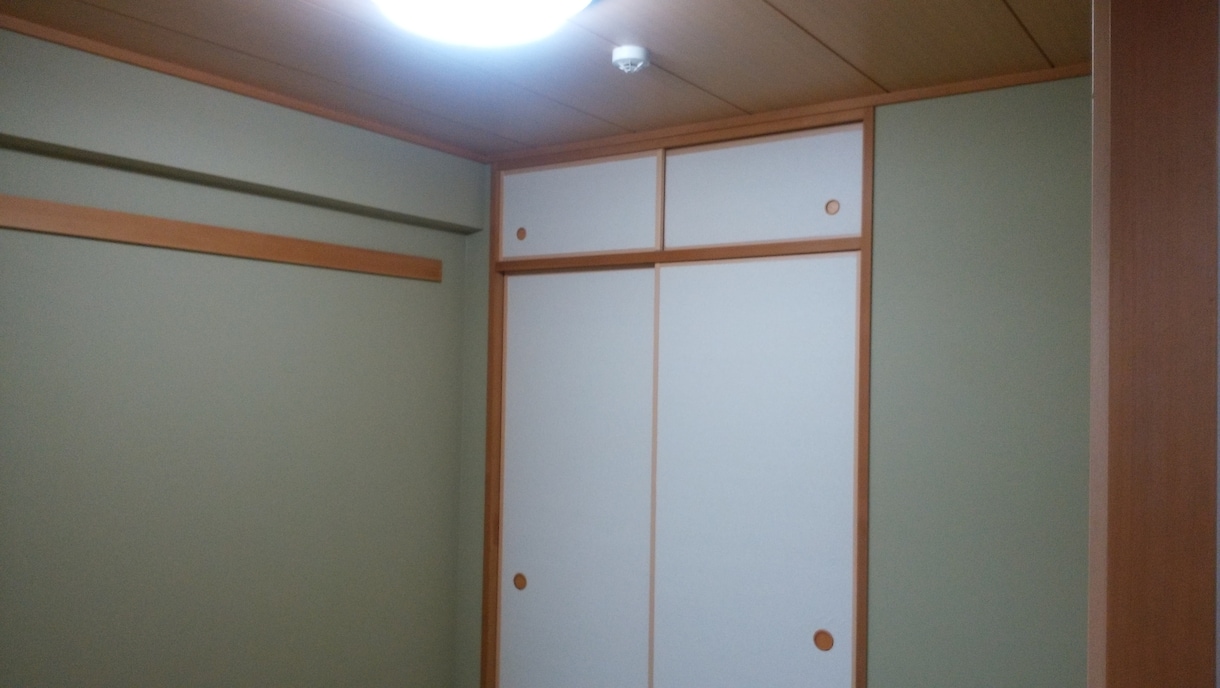 壁紙（クロス）貼り方教えます 経験15年ほどです　パテの仕方から張替など寸法の測り方など イメージ1