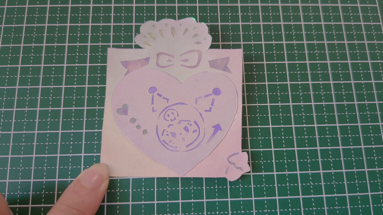 オーダーメイドで切り絵を作ります ペットや人物の似顔絵を可愛い絵柄で切り絵にします。 イメージ5