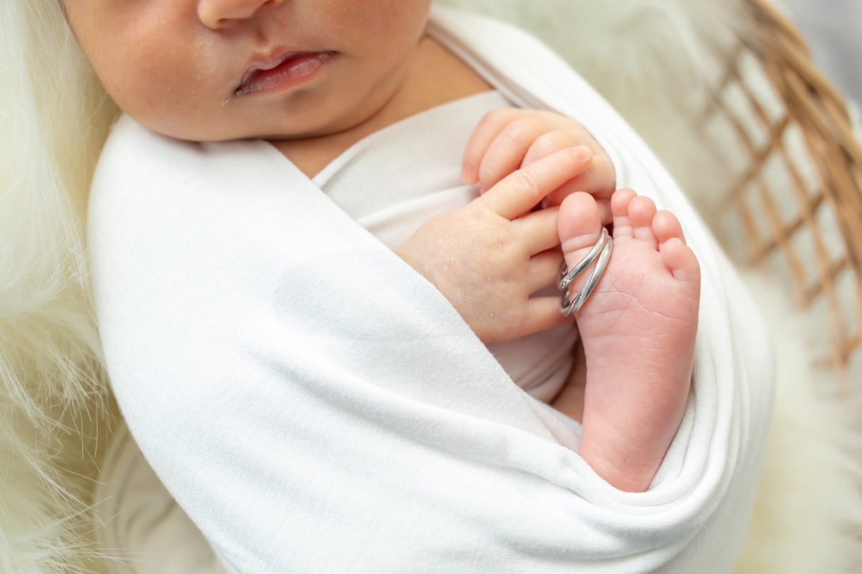 ニューボーンフォト｜今しかない瞬間を丁寧に残します 赤ちゃんとご家族の想いに寄り添い、やさしく丁寧に撮影します イメージ4