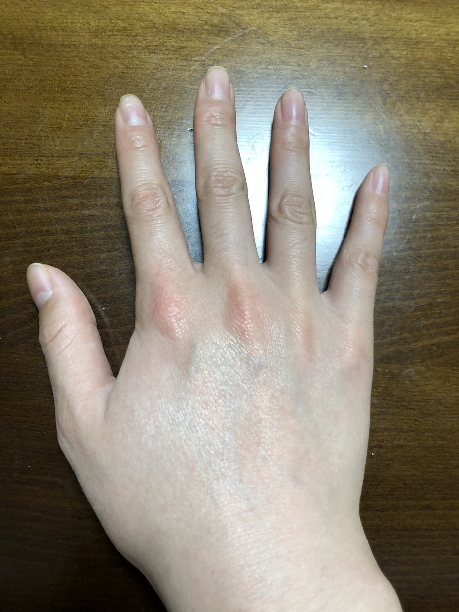 ハンドモデル、手のモデル承ります 手が綺麗で美しいとよく言われます イメージ1