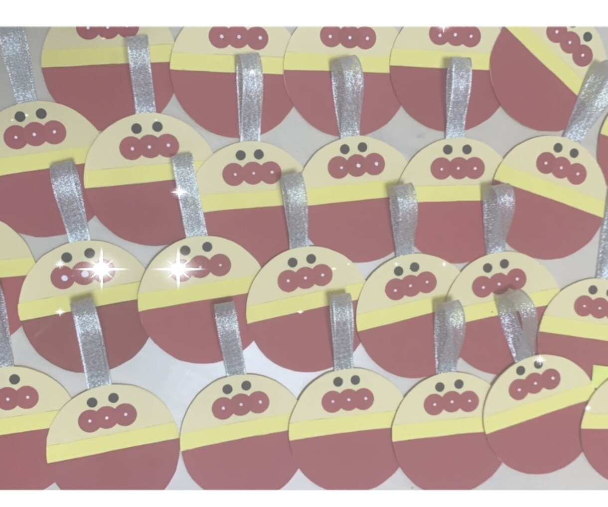 イベント(誕生日)や壁面飾り折り紙飾りを代行します 元保育士です。施設や場所に応じてお作りします！ イメージ1