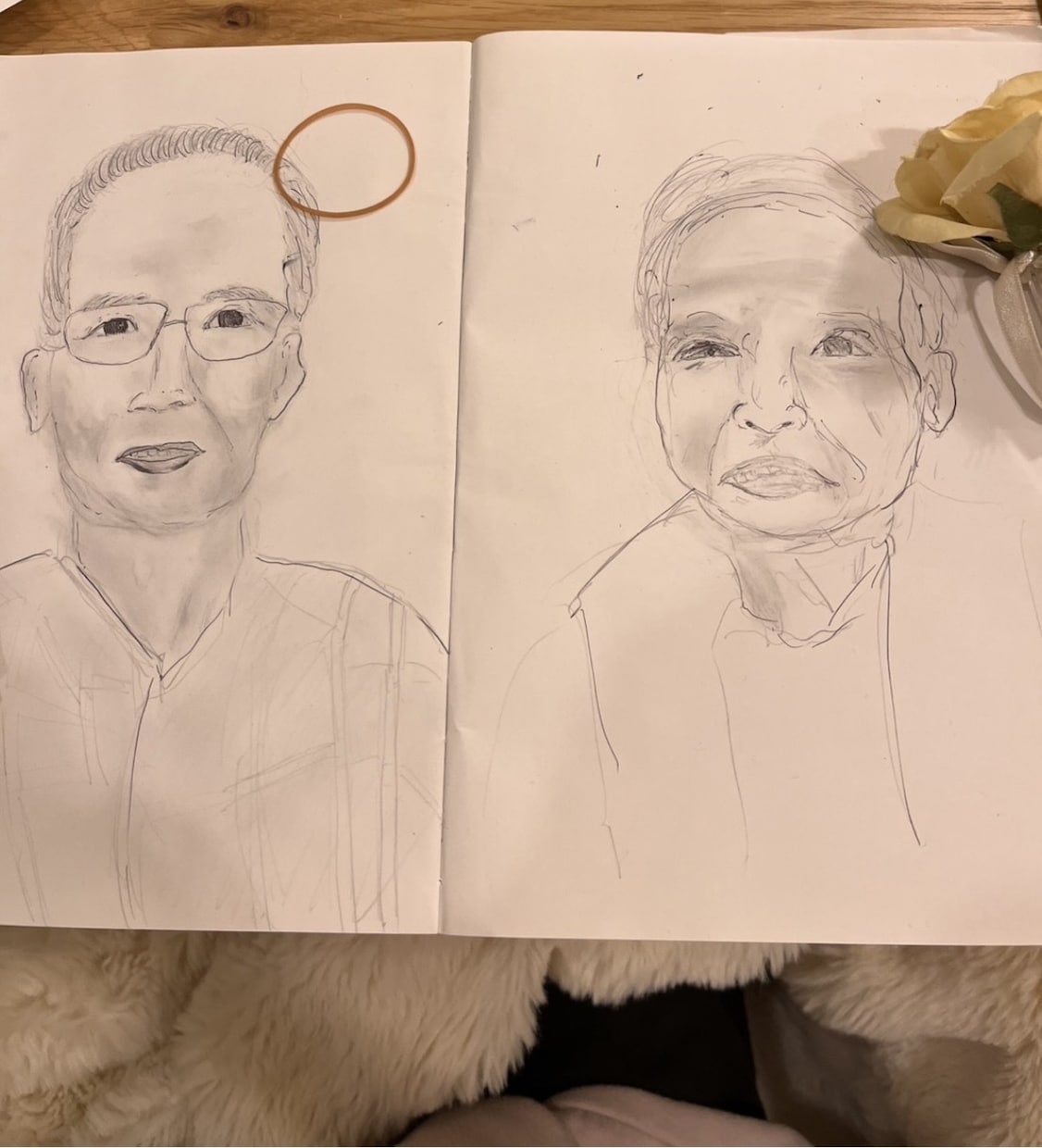 デッサン風の似顔絵かきます 思い出の1枚をデッサン風に残しませんか？ イメージ1