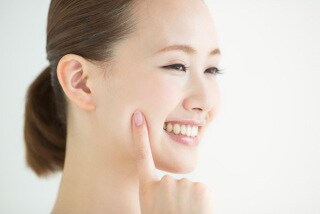 目指せすっぴん美人！薬剤師が美肌の秘訣教えます 高い基礎化粧品を使わず、すっぴんで外出できる美肌を手に入れる イメージ1