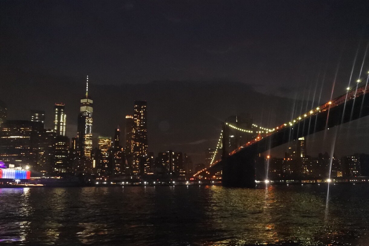 風景写真を撮影します 街並みや夜景などの写真を撮影します。 イメージ4