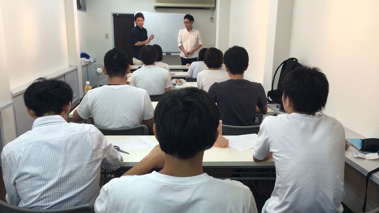 あなたの起業を言語化してみます 漠然としている想いを言葉や数字にして形を進めます。 イメージ3