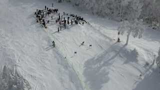 スキー、スノーボードの空撮の方法を教えます (特別な申請を行うことで可能となっております) イメージ2