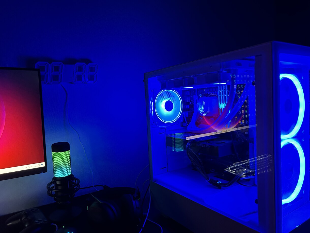 見た目性能ともに理想のPCをお作りします 仕事もゲームも最高効率で！複数台も受け付けております！ イメージ3