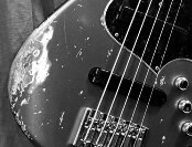 生ベースでグルーヴのある演奏を提供します 楽曲のキャラクターに合わせて対応します。 イメージ1