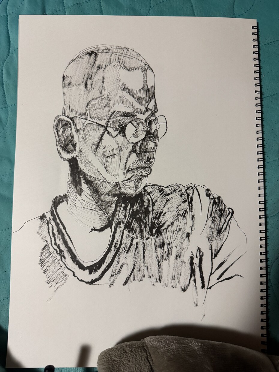 貴方、貴方様のご友人の似顔絵描きます 鉛筆やボールペンのようなもので描くので基本白黒の絵になります イメージ1