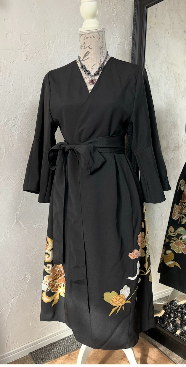 ピッタリサイズで型紙からお洋服をお作りします まずはご相談ページよりメッセージをくださいませ。 イメージ3